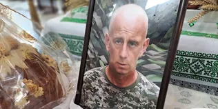 Помер від важких поранень: у Ковелі попрощалися з воїном Валентином Колочуном (фото)