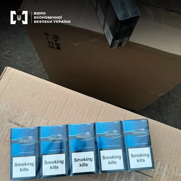 У двох волинянок конфіскували тисячі пачок сигарет та сотні літрів спирту (фото)
