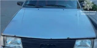 У Луцьку п'яний водій врізався в припарковане авто та втік (фото)