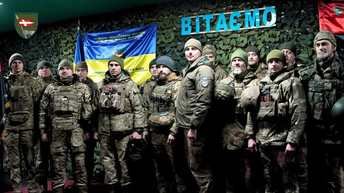 Командир 14-ї ОМБр відзначив побратимів нагородами (фото)