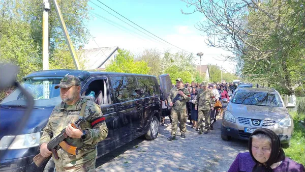 У Колківській громаді поховали 33-річного захисника Антона Пугача (фото)