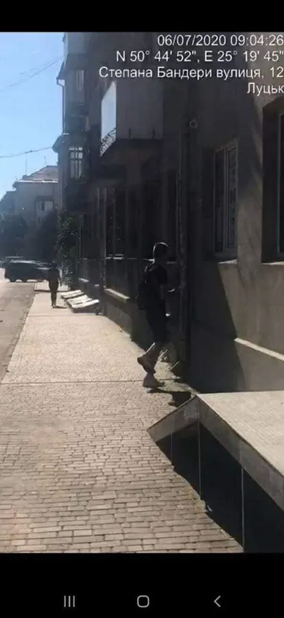 У Луцьку чоловіка покарали за оголошення у заборонених місцях (фото)