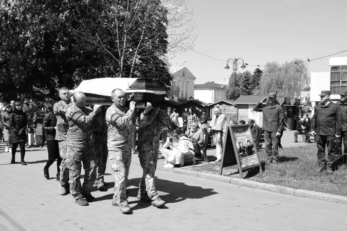 Луцьк попрощався з двома загиблими на Донеччині бійцями (фото)