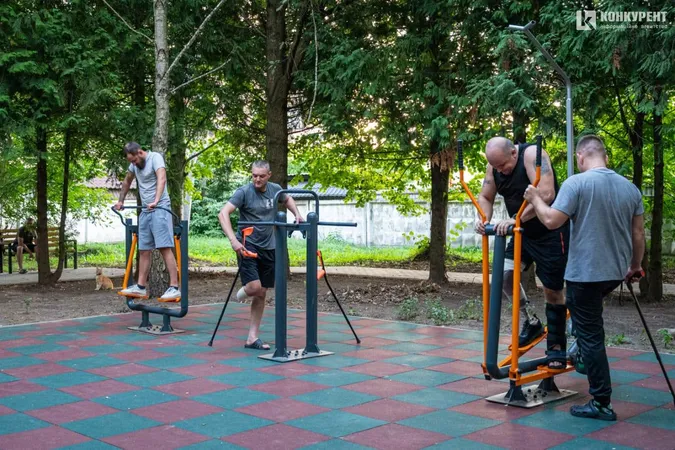 У шпиталях Луцька встановили вуличні тренажери для реабілітації військових (відео)