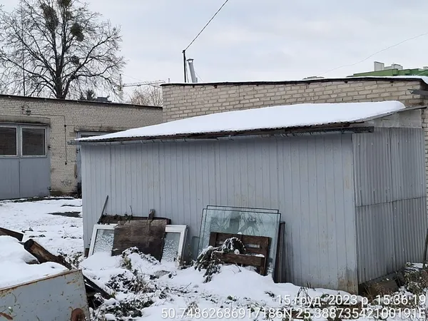У Луцьку демонтують незаконні огорожі, бесідки та гаражі (фото)