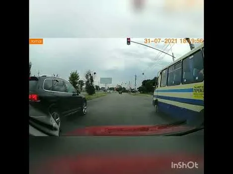 Луцькі маршрутники знову порушують ПДР (фото, відео)