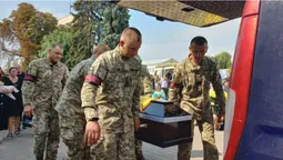 Йому було 25: у Луцьку попрощалися із загиблим воїном Максимом Мартиновим (фото, відео)