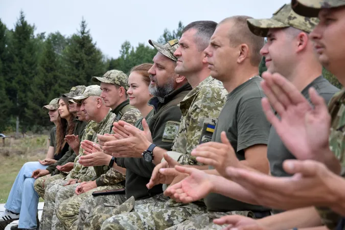 Відомі співачки «перезавантажили» волинських прикордонників (фото)