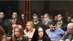 Росіяни влаштували показове судилище над 22-ма полоненими «азовцями» (відео)