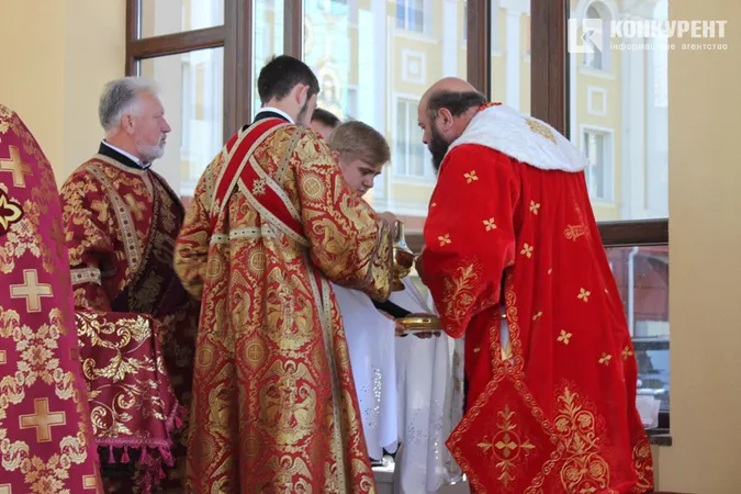 Як у центрі Луцька святкували Медового Спаса (фото)