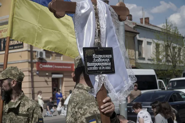 На Волині попрощалися з молодим захисником Любомиром Картишевим (фото)
