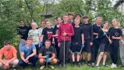 Школярі на Волині гуртом викопали картоплю для мами захисника (фото)