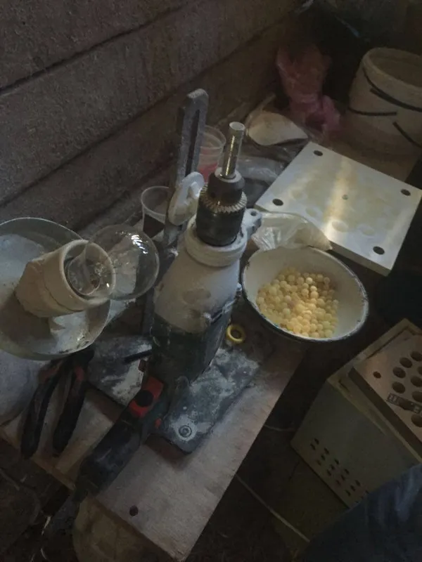 На Волині «накрили» цех з обробки бурштину (фото)