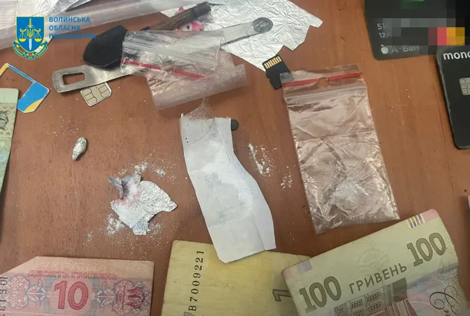 У Нововолинську троє жителів організували наркопритон (фото)