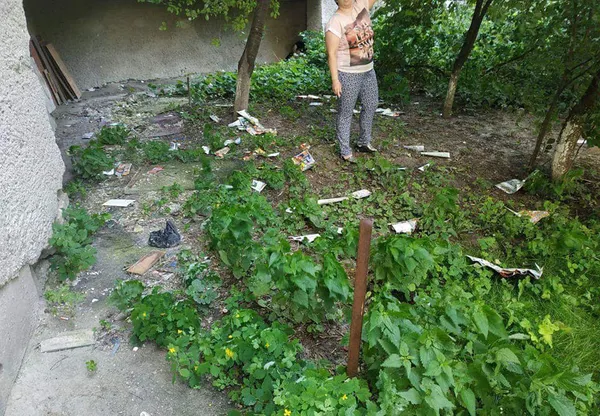 Лучанина покарали за сміття, яке той викидав із вікна (фото)