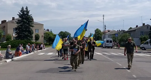 Осиротіла трирічна донечка: на Волині попрощалися з 22-річним воїном Олександром Буслом (фото)