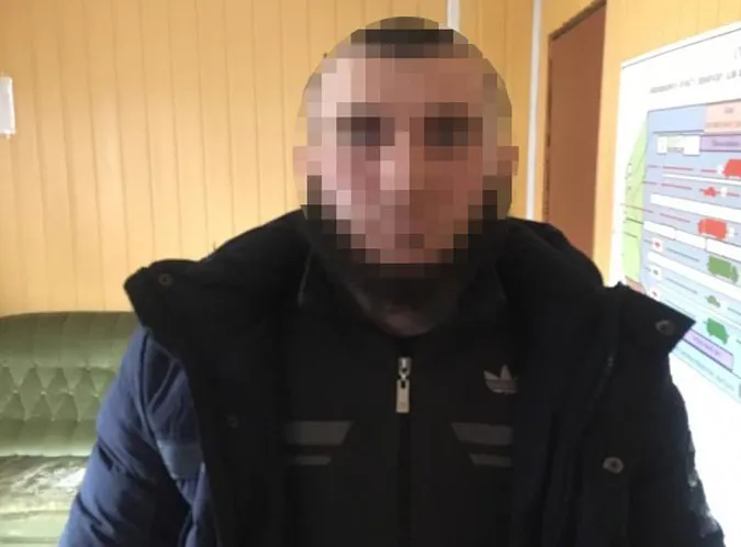 Луцькі прикордонники затримали озброєного чеченця (фото, відео)