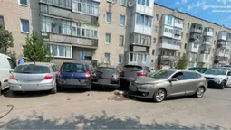 У Луцьку п'яний водій протаранив чотири припарковані автомобілі