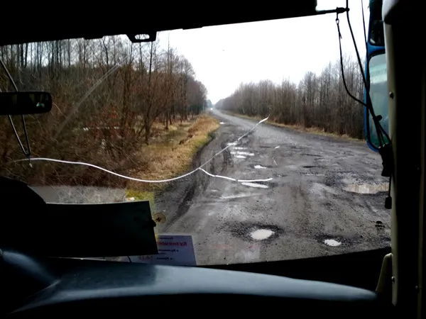Жахливу «прикордонну» дорогу Волині та Рівненщини цьогоріч залишать недоторканою (фото, відео)