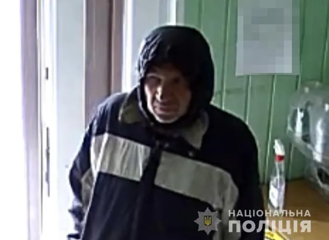 Крадіжки у Луцьку: поліція встановлює особи чоловіків (фото)