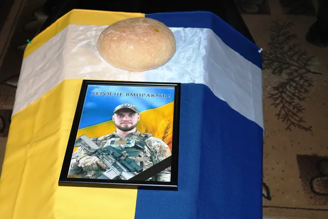 На Волині попрощалися із 22-річним воїном Назаром Кравчуком (фото)