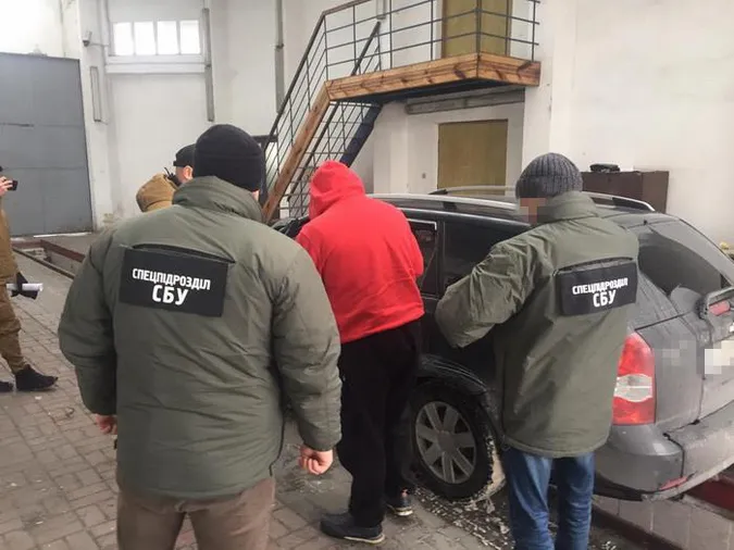 «Накрили» контрабанду: волинянин віз сировину для виготовлення наркотиків