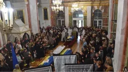 Навіки додому: Луцьк попрощався з трьома захисниками України Геннадієм Кравчуком, Максимом Возняком, Владиславом Гіндою