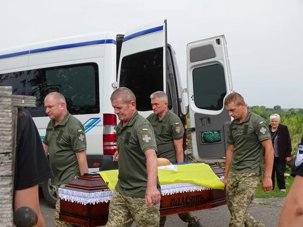 На Волині попрощалися із 43-річним десантником Сергієм Остапуком (фото)
