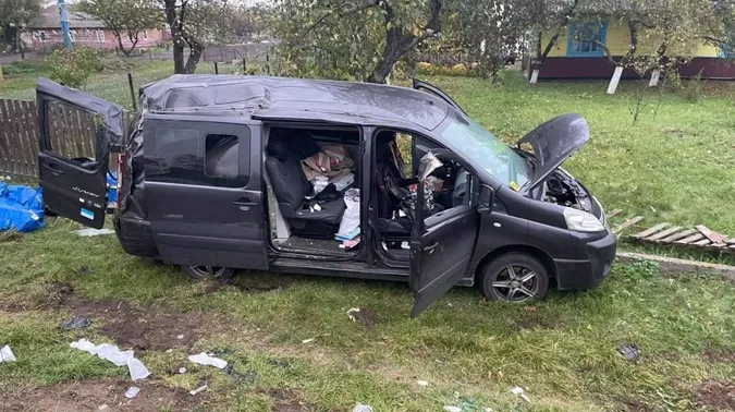 На Волині автомобіль злетів у кювет: травмувалися п’ятеро жінок, одну з них госпіталізували (фото)