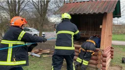 У Луцькому районі чоловік впав в 30-метровий колодязь (фото)