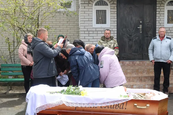 Навіки 31: громада на Волині провела в останню дорогу воїна Юрія Янюка (фото)