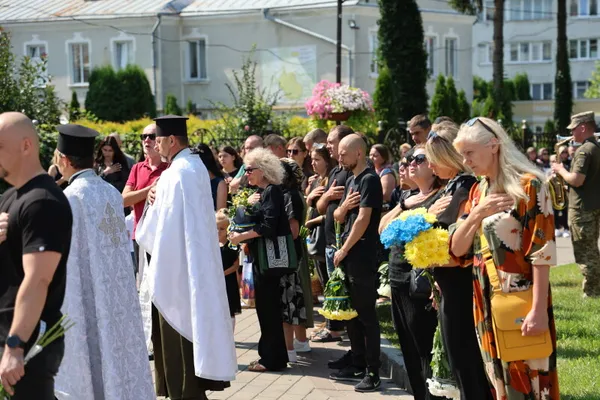 🕯 Лучани попрощалися з 39-річним стрільцем-снайпером Олександром Лебедевичем