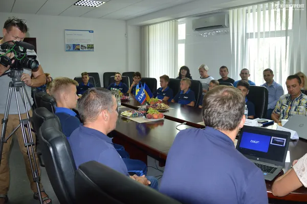 Гру луцьких футболістів «Підшипника» з Філіппінами дивився Президент України*