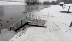 На центральному пляжі у Луцьку встановили додаткові сходи (фото)