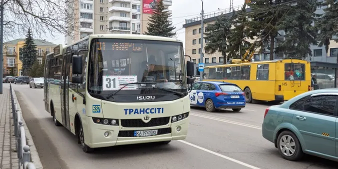У Луцьку на маршрутках працюють неоформлені водії