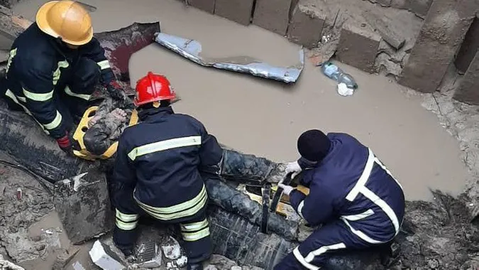 Чоловік, який впав у Луцьку в 5-метровий котлован, знаходиться в реанімації