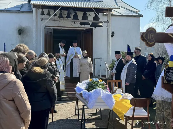 Назавжди 39: на Волині провели в останню дорогу воїна Руслана Семенюка (фото)