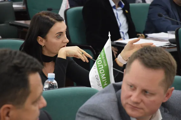 Юлія Вусенко теж взяла слово
