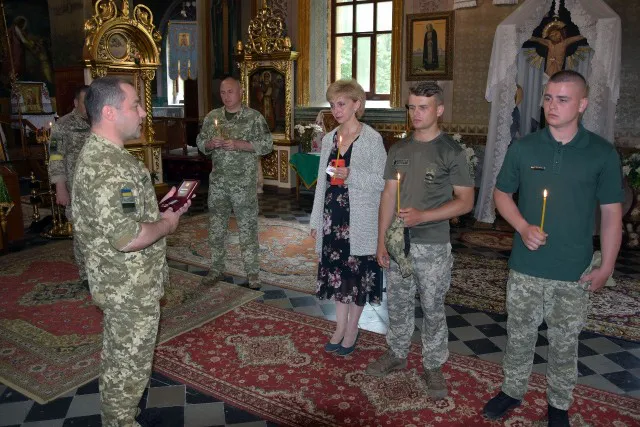Героя з Волині нагородили Орденом «За мужність» посмертно, вручили дітям і дружині (відео)