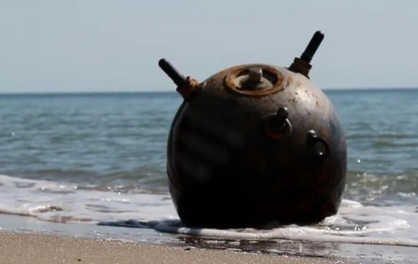 На Одещині під час відпочинку на пляжі людина підірвалася на міні (відео)