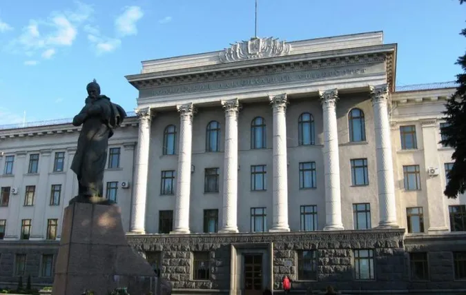 Через загрози ракетних обстрілів: у Лесиному виші 31 жовтня навчатимуться дистанційно