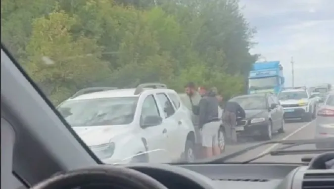 💥 Масова ДТП у Рованцях: зіткнулися одразу чотири автівки (відео)