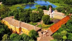 Куди поїхати біля Луцька восени: найкращі місця для осінніх пригод