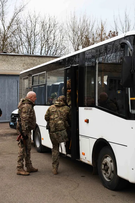 Волинські поліцейські-добровольці зі зведеного батальйону «Захід» вирушили на фронт (фото)