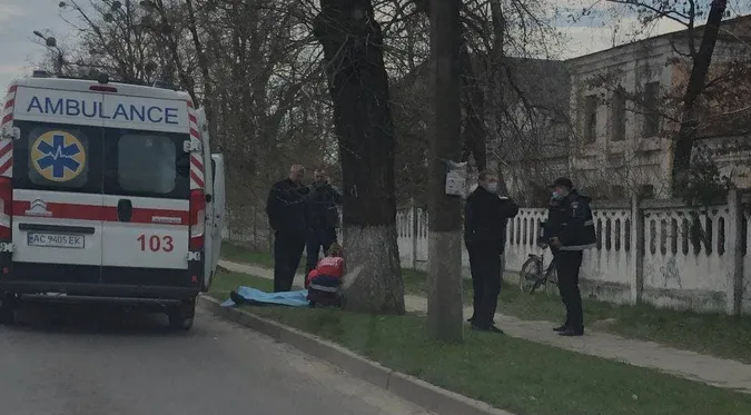 У Ковелі посеред вулиці померла людина (фото)