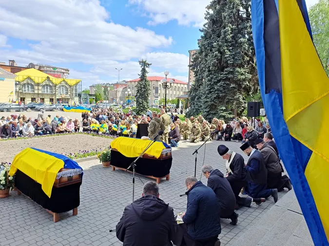 У Ковелі попрощалися із двома воїнами – Максимом Плотніковим та Русланом Фатхудіновим (фото)