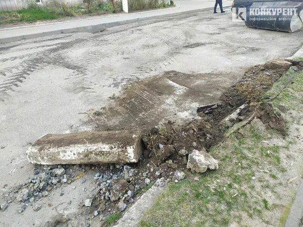 У Луцьку на вулиці Кравчука ремонтують заїзд (фото)