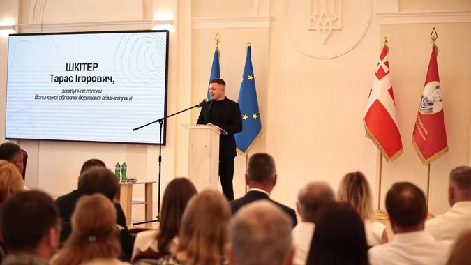 Про ремонти укриттів та нові харчоблоки: Тарас Шкітер виступив на колегії освітян