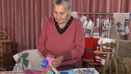 Волинянка відтворює автентичні весільні віночки (відео)