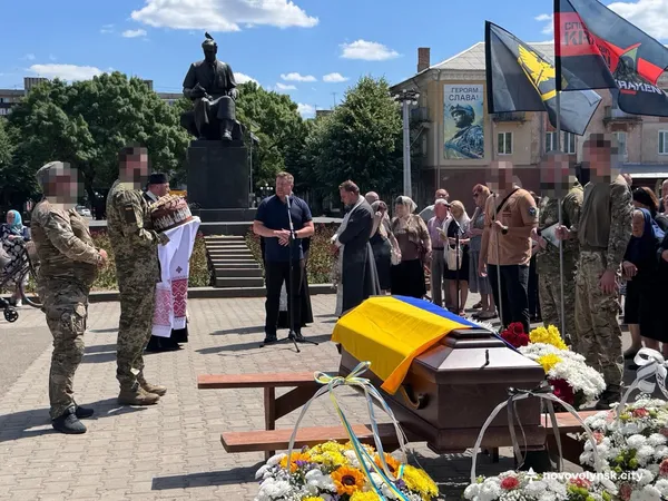 Назавжди 20: на Волині провели в останню дорогу захисника Валентина Агеєнка (фото)
